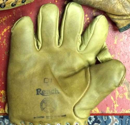 A.J. Reach 01 1 Inch Web Lefty Front