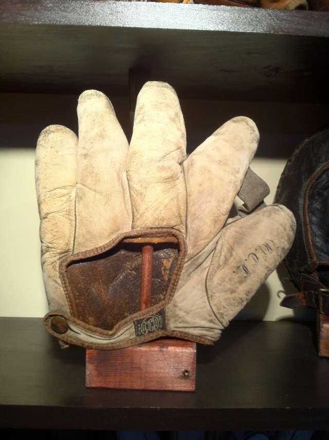 A.J. Reach 1 Inch Web Light Back