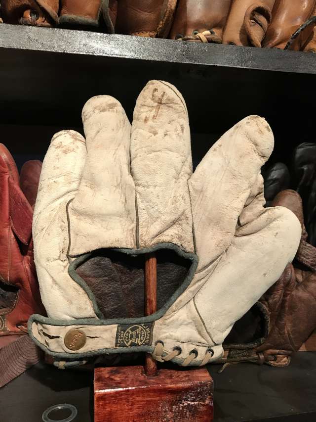 A.J. Reach White 1 Inch Web Back