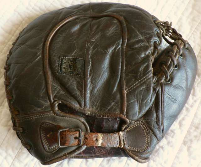 A.J. Reach Basemitt Black Back