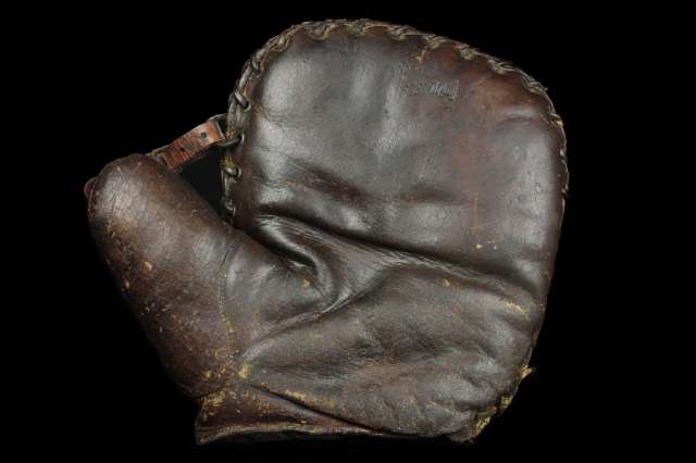 A.J. Reach Buckle Web 3BG Basemitt Front