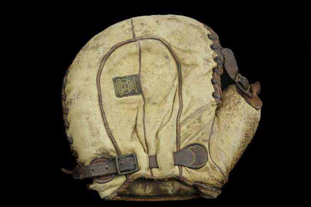 A.J. Reach Buckle Web Basemitt Back