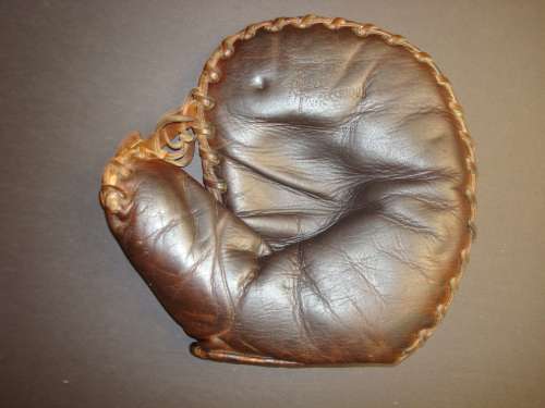 A.J. Reach Professional 3BG Basemitt Front