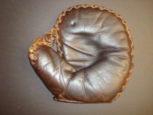 A.J. Reach Professional 3BG Basemitt Front