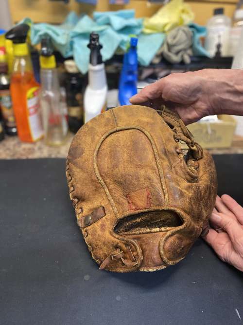 Bill Sweeney Game Used Rawlings Basemitt Back