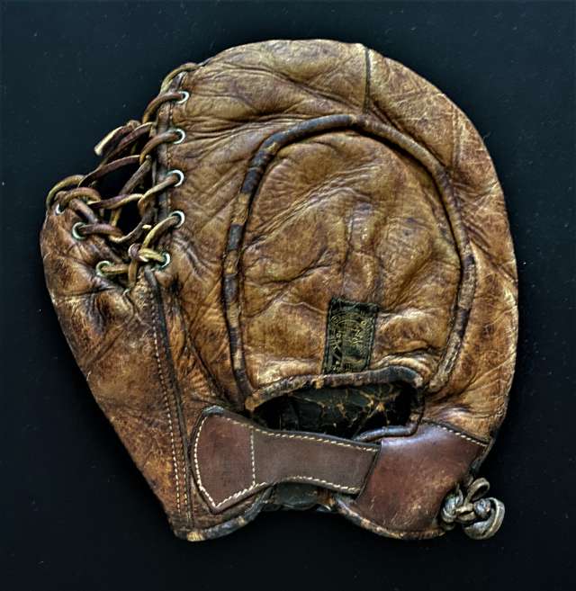 Joe Judge Reach Basemitt Back