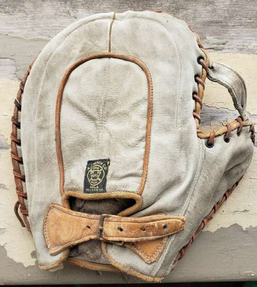 Reach 3 Special Basemitt Back