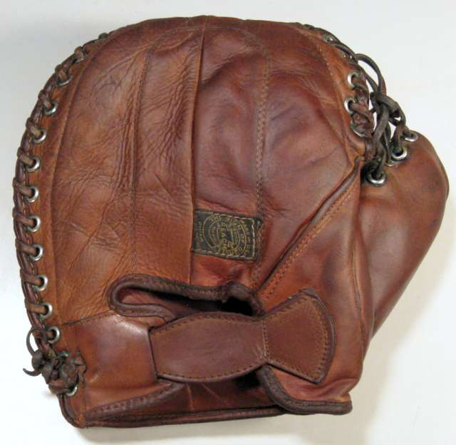 Reach 4X Basemitt Back