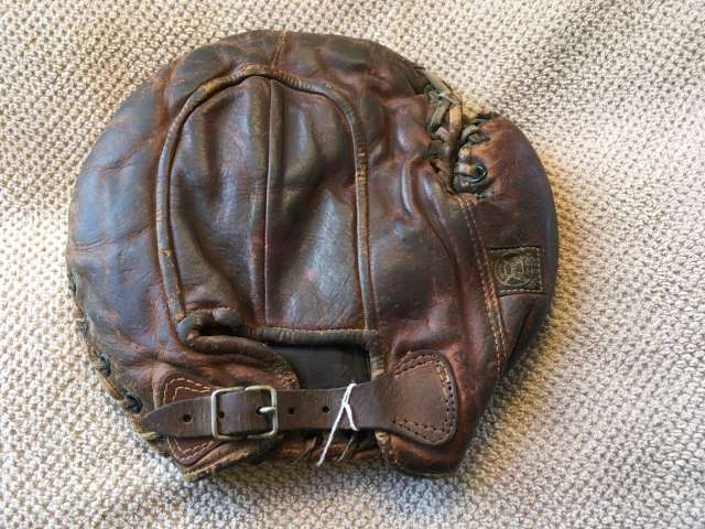 Reach Brown Basemitt Back