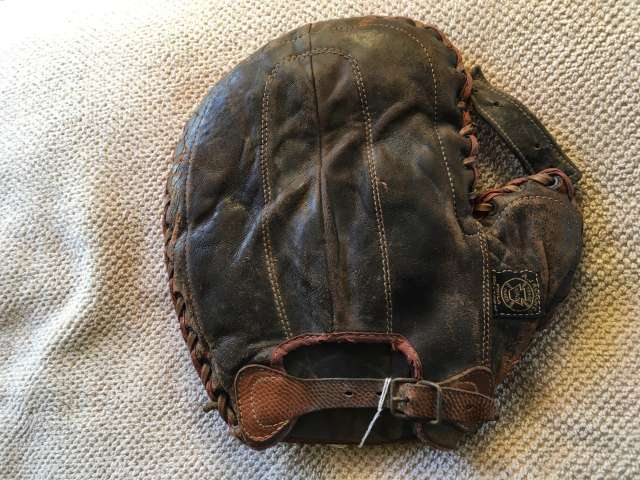 Reach Patch Pocket Basemitt Back