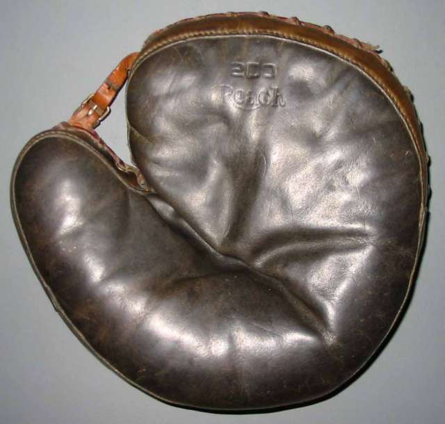 Reach Catchers Mitt Front