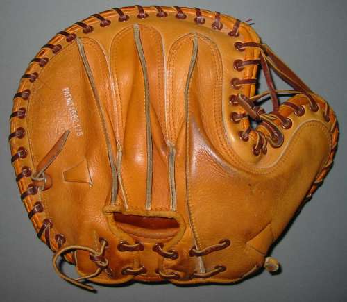 Reach Catchers Mitt Back