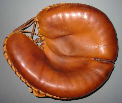 Reach Catchers Mitt Front