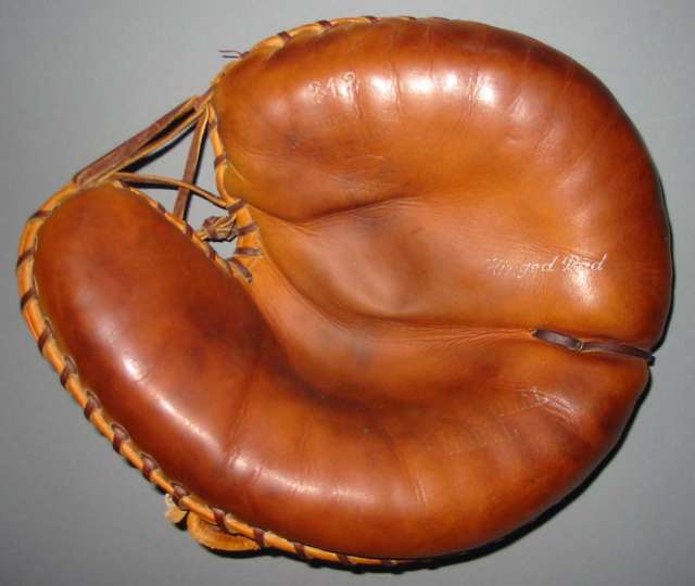 Reach Catchers Mitt Front