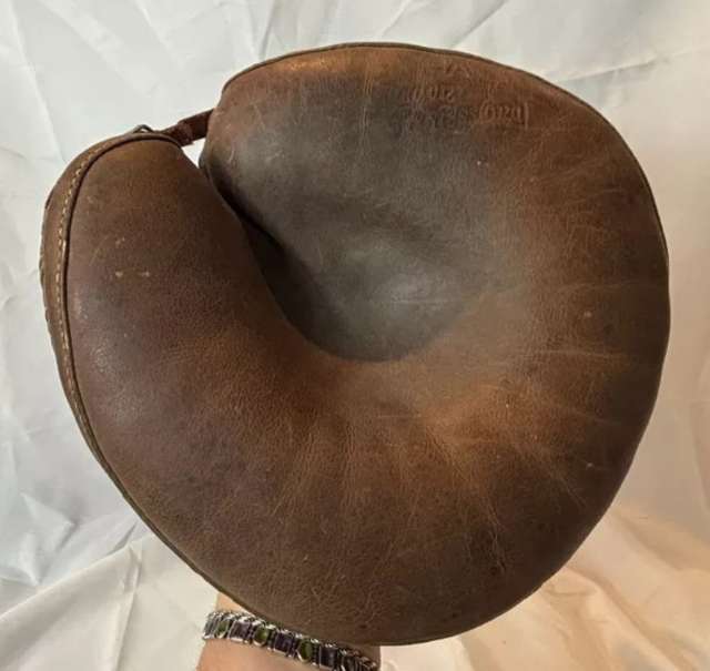 A.J. Reach 5-A Catchers Mitt Front