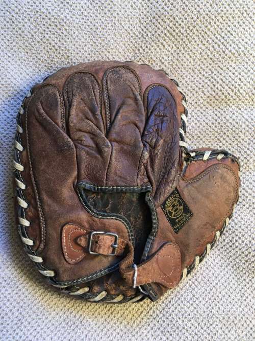 A.J. Reach Pillow Catchers Mitt Back