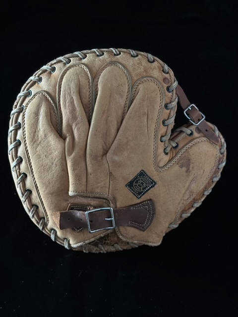 Cy Perkins A.J. Reach 8/A Catchers Mitt Back
