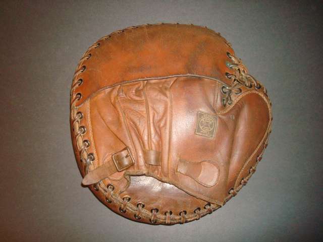 Reach 11A Decker Patent Catchers Mitt Back