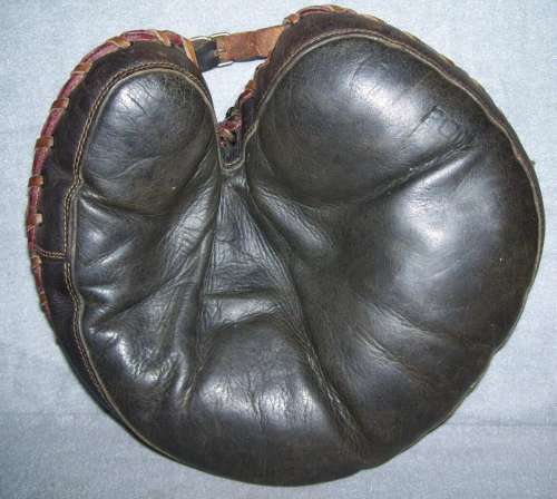 Reach 200 Catchers Mitt Front