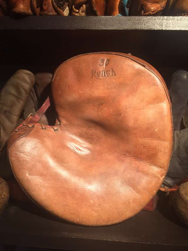 Reach 30 Catchers Mitt Front