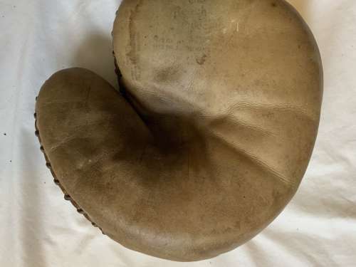 Reach 38 Catchers Mitt Front