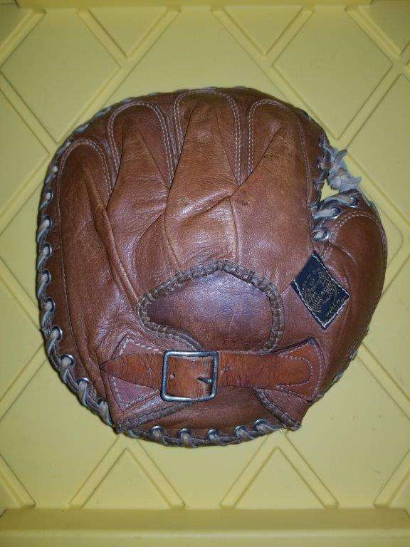 Reach C40 Catchers Mitt Back