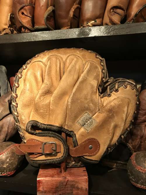 Reach Scholastic Canadian Catchers Mitt Back