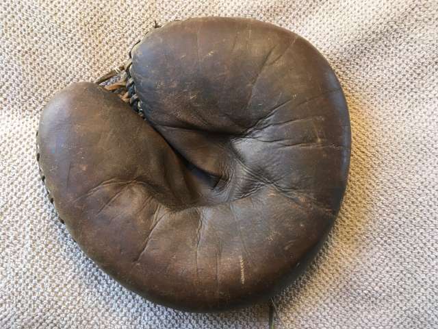 Reach Two Tone Catchers Mitt Front