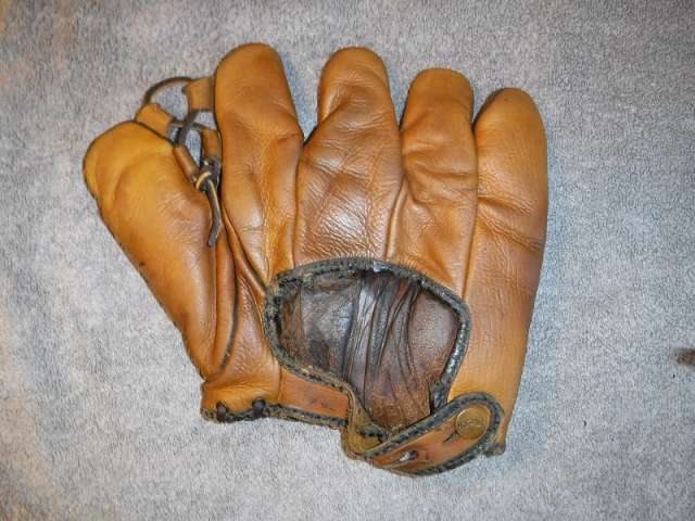 Max Bishop Reach Lefty Back