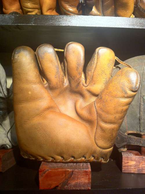 Reach Professional Model With Laced Pinky Lefty Front