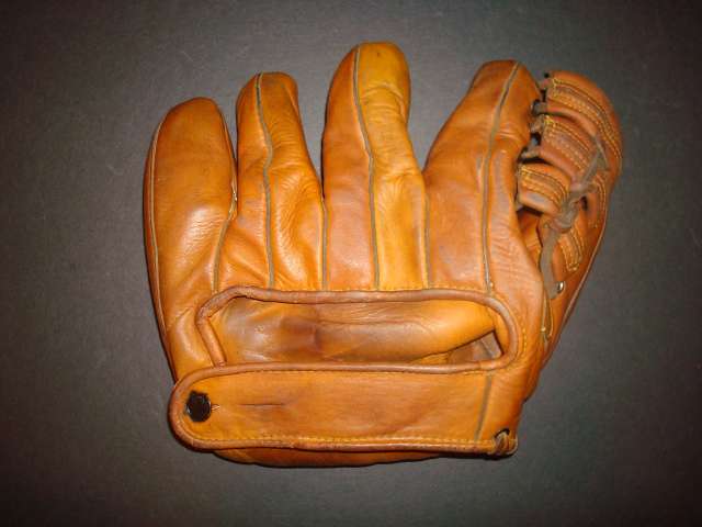 Roger Cramer Reach 233 Back