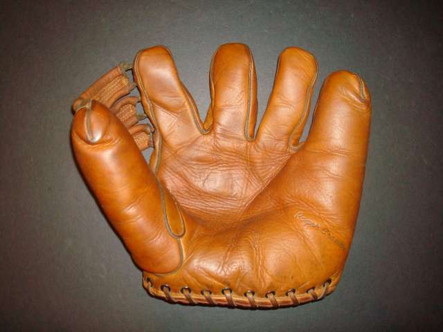 Roger Cramer Reach 233 Front