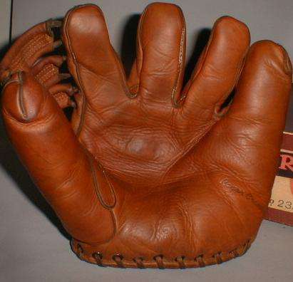 Roger Cramer Reach 233 Front