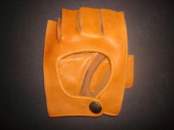 Akadema Fingerless Glove Back