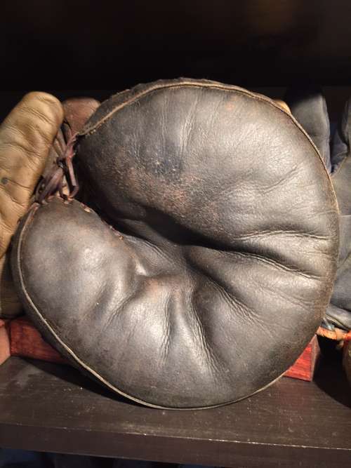 Schmelzers Catchers Mitt Front