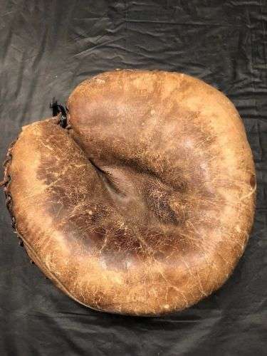 Schmelzers Catchers Mitt Front