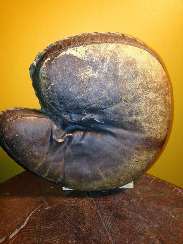 Schmelzers Catchers Mitt Front