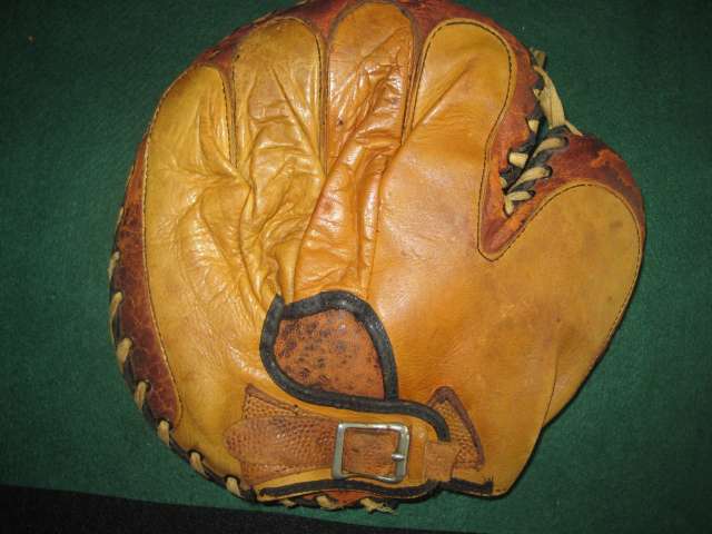 Billy Holm Simmons C108 Back
