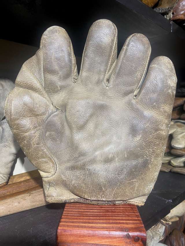 Simmons American Buckle Back Full Web Front