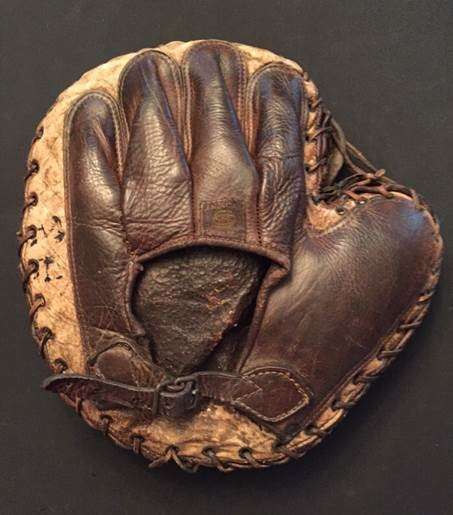 Simmons American Catchers Mitt Back