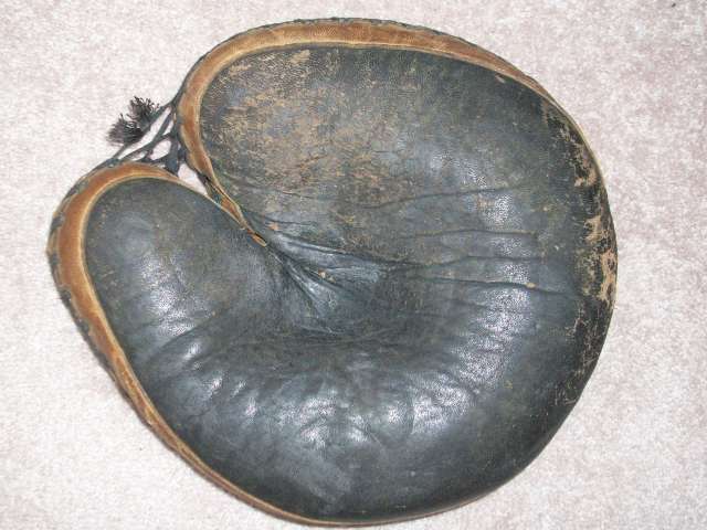 Simmons American Catchers Mitt Front