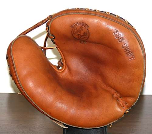 Bob Swift Sonnett RH Catchers Mitt Front