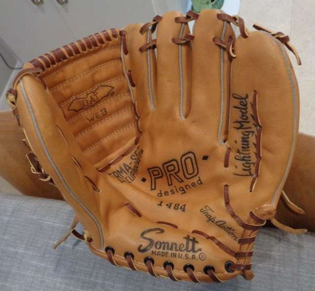 Sonnett 1484 Lighting Model Front