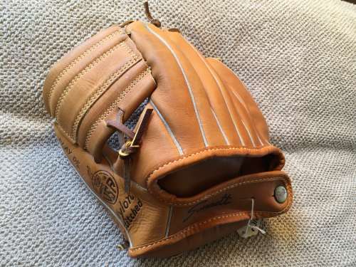 Tony Taylor Sonnett MLS Back