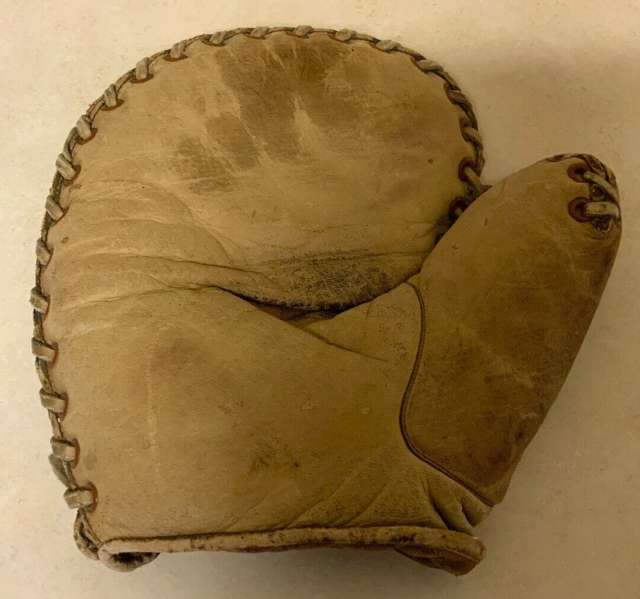 Spalding AXP Basemitt Front