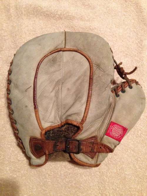 Spalding Basemitt White Back