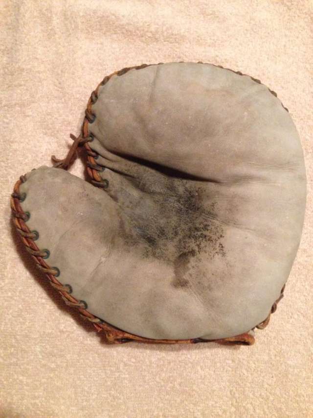 Spalding Basemitt White Front