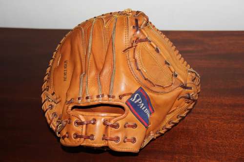 Larry Yogi Berra Spalding 42-709 Personal Model Catchers Mitt Back