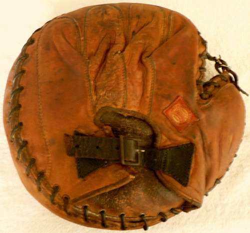 Spalding 7-0 Perfection Catchers Mitt Back