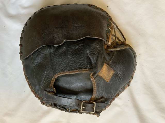 Spalding Decker Patent Catchers Mitt Back